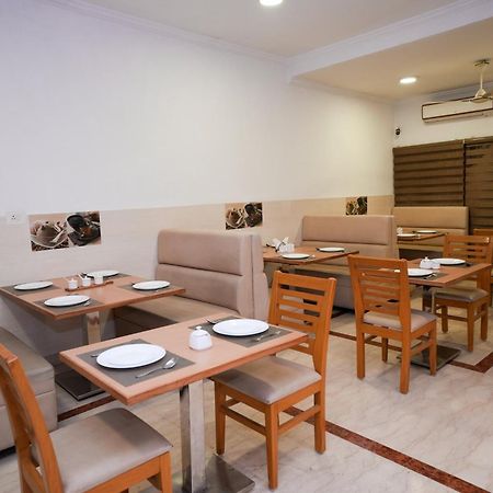Avenue 11 Boutique Residences, Poes Garden Madrás Exterior foto