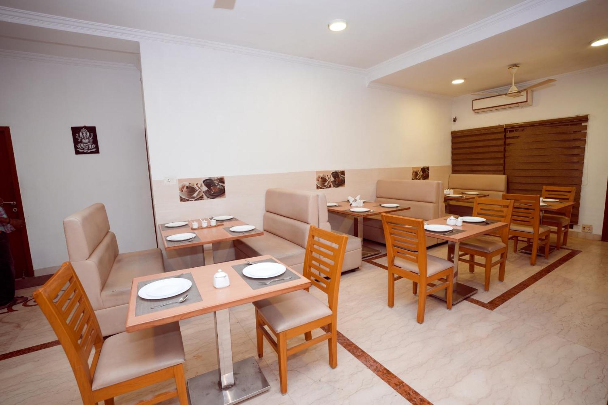 Avenue 11 Boutique Residences, Poes Garden Madrás Exterior foto