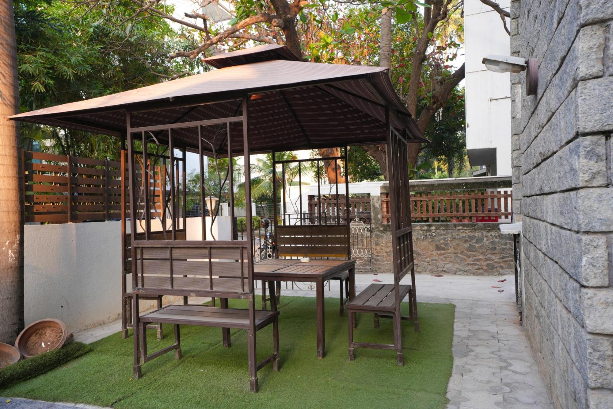 Avenue 11 Boutique Residences, Poes Garden Madrás Exterior foto