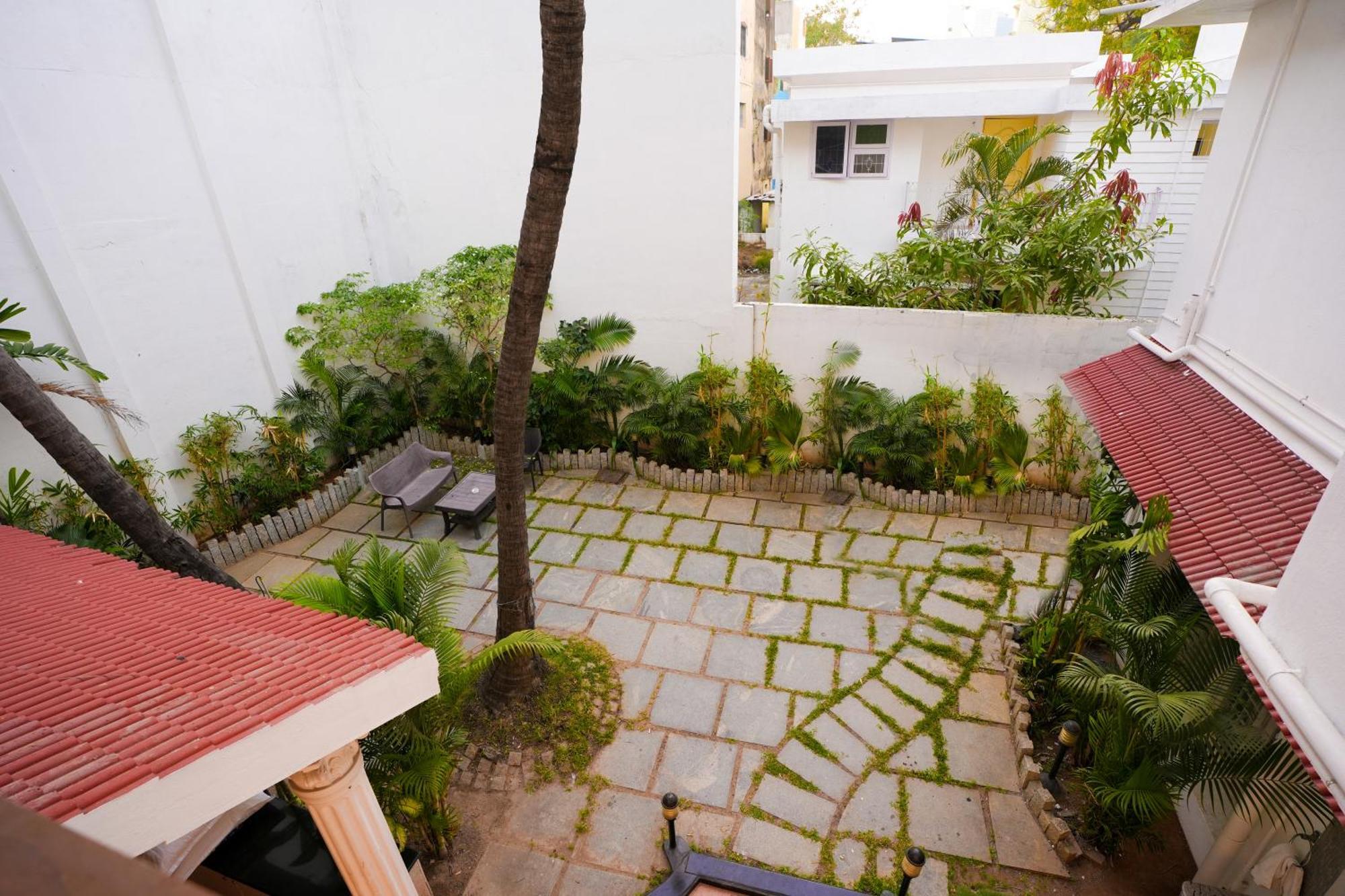 Avenue 11 Boutique Residences, Poes Garden Madrás Exterior foto