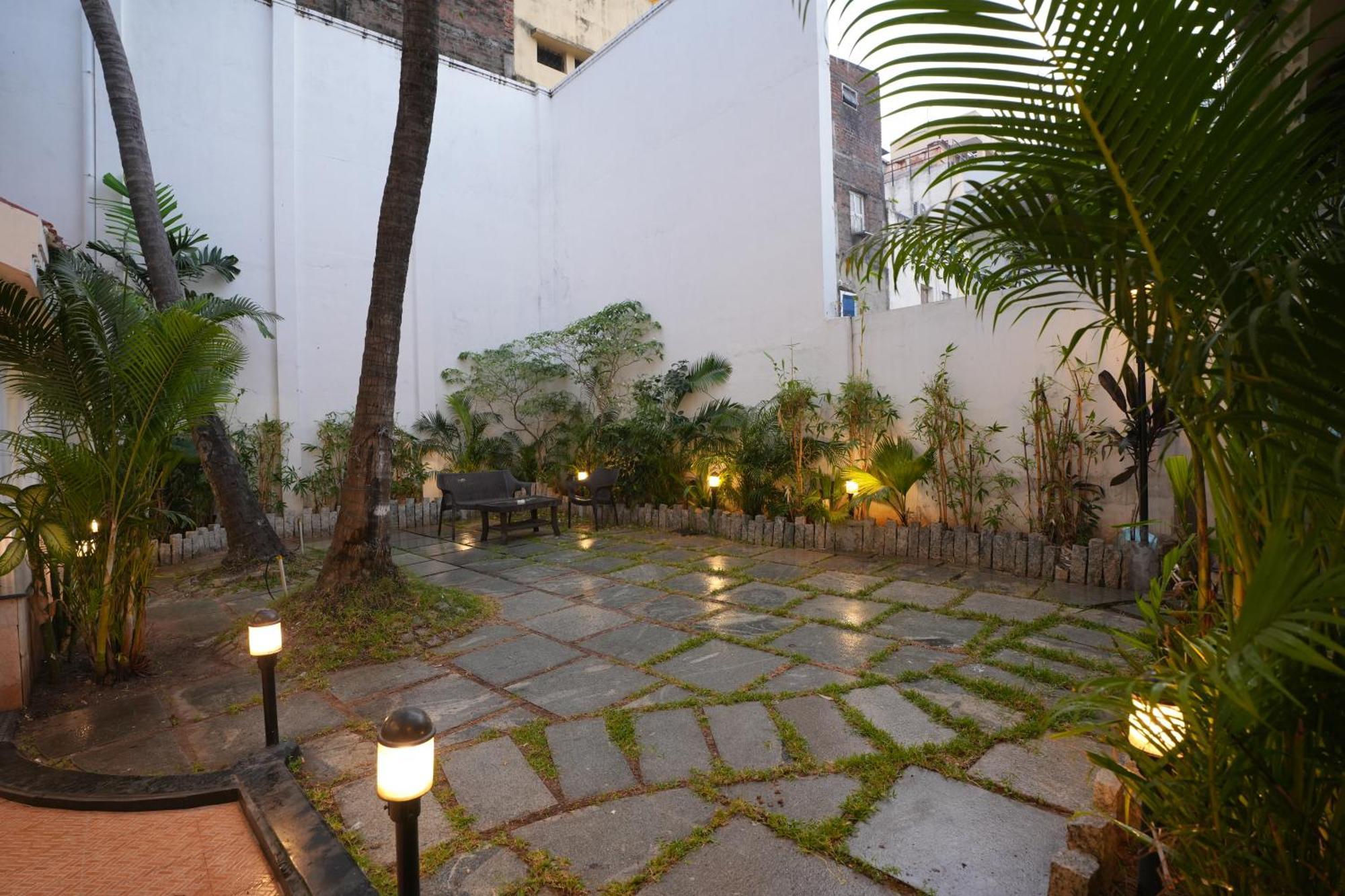 Avenue 11 Boutique Residences, Poes Garden Madrás Exterior foto