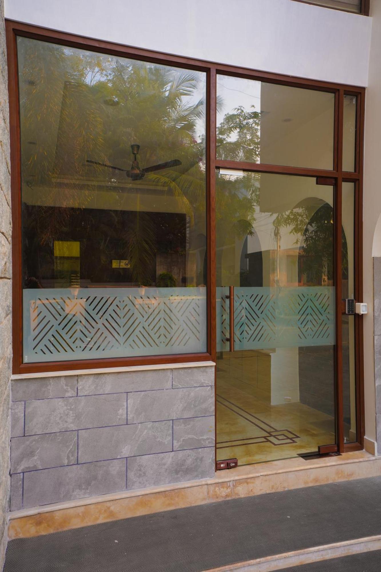 Avenue 11 Boutique Residences, Poes Garden Madrás Exterior foto